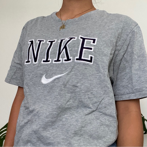vintage embroidered Nike middle swoosh tee - Picture 2 of 6
